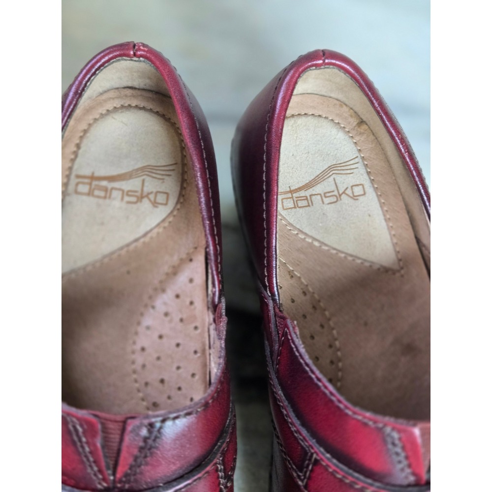Dansko Burgundy Red Burnished Leather Clogs Button Strap Block Heel 37 Work - Picture 4 of 11